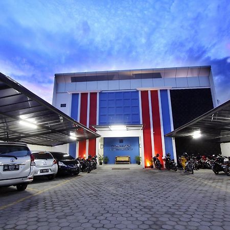 D'Paragon Flamboyan Yogyakarta Exterior photo