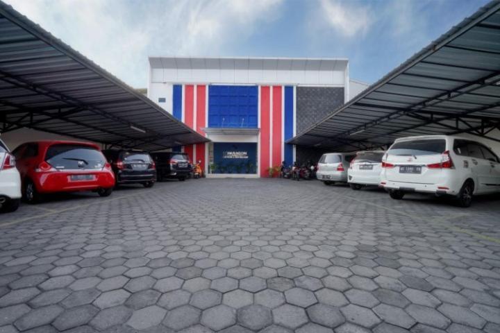 D'Paragon Flamboyan Yogyakarta Exterior photo