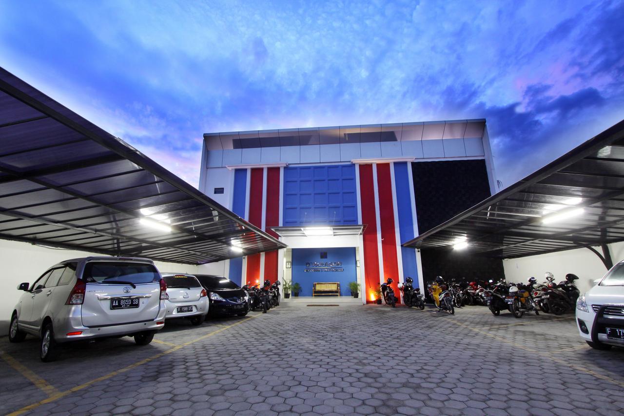 D'Paragon Flamboyan Yogyakarta Exterior photo